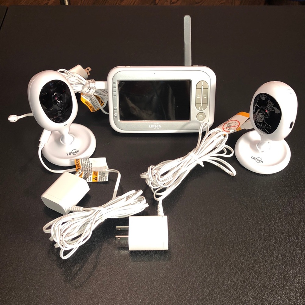 LBtech Video Baby Monitor with Two Cameras and 4.3" LCD,Auto Night Vision. New!